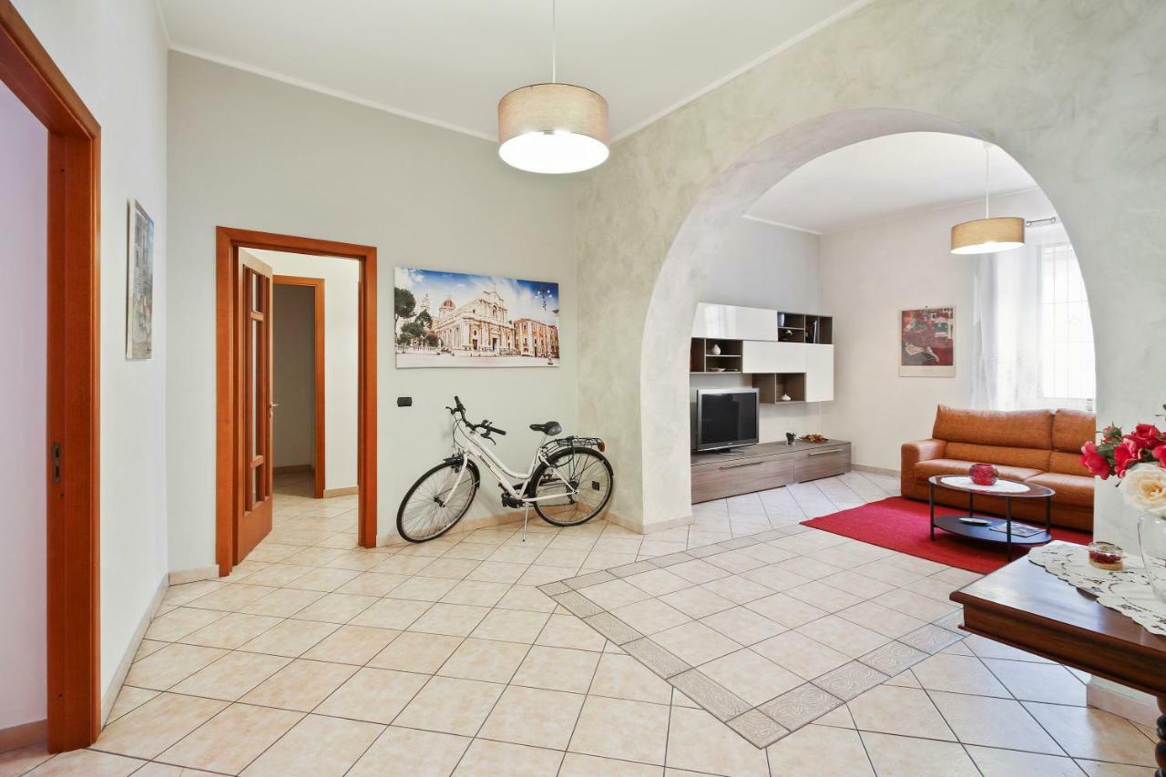 Central Balcony Apartment كاتانيا المظهر الخارجي الصورة